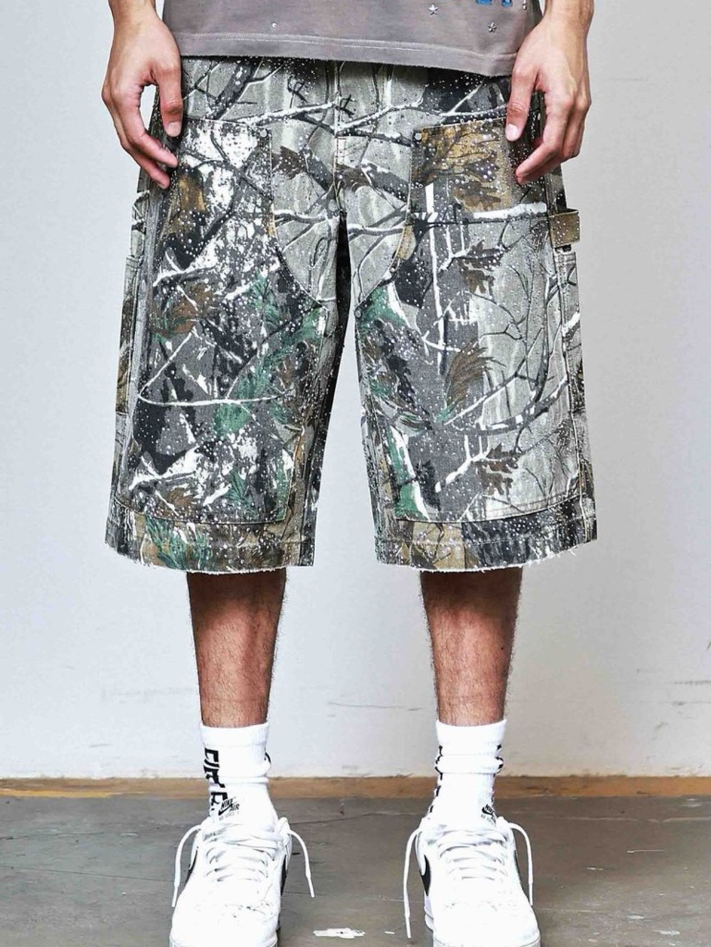 Men's Camouflage Cargo Shorts - Green Multicolor